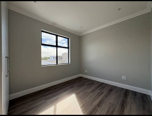 4 BEDROOM FREEHOLD FOR SALE IN SANDOWN